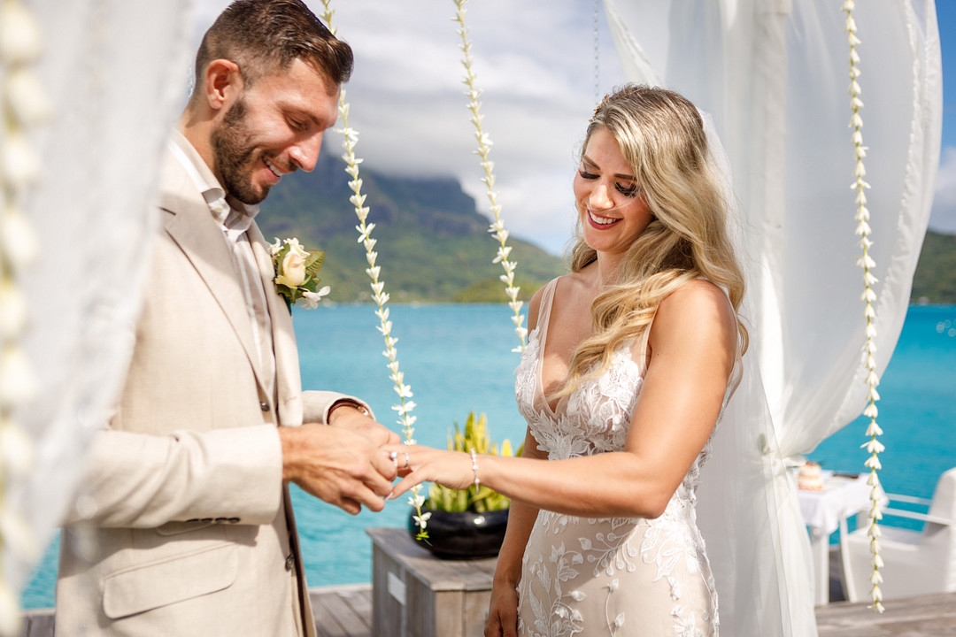 Bold and Breathtaking: Leah & David's Bora Bora Elopement at the St. Regis — photo 7