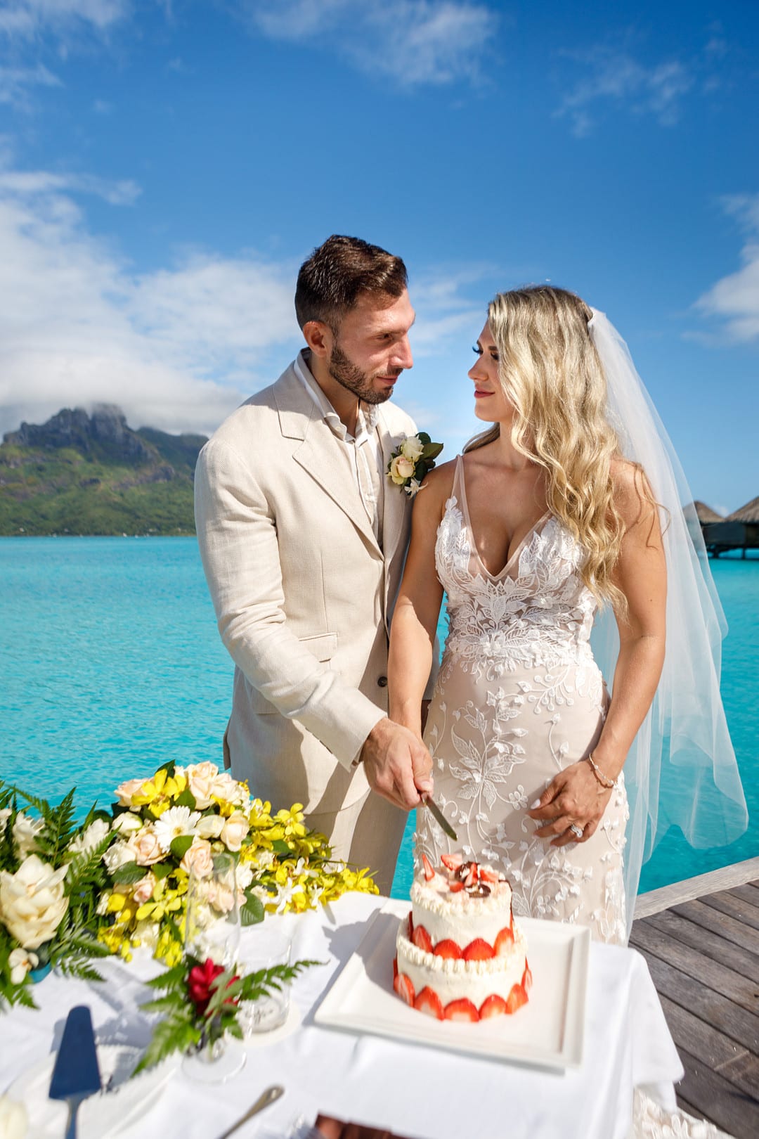 Bold and Breathtaking: Leah & David's Bora Bora Elopement at the St. Regis — photo 9