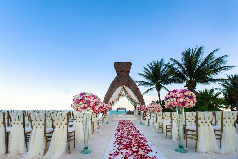 Stylish Oceanside Wedding - BeachBride.com